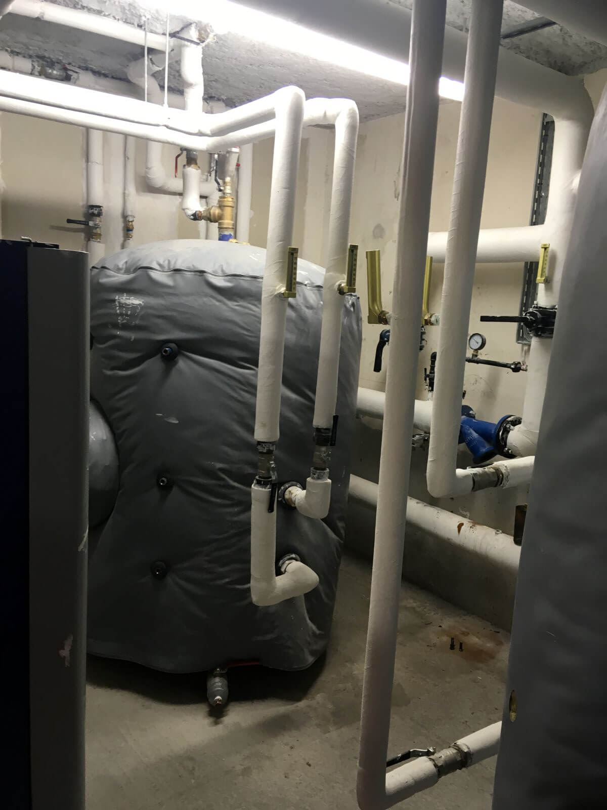 Installation solaire thermique en copropriété avec défauts de raccordement hydraulique